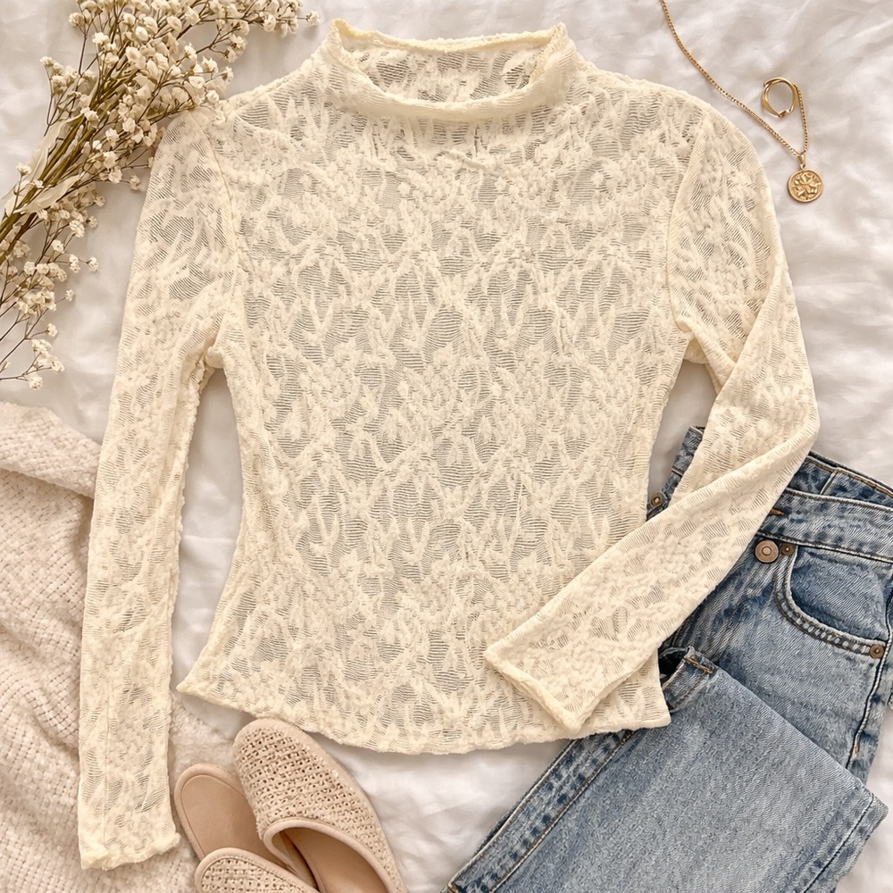 BTFBM Chic Cream Lace Blouse for Women - Romantic and Feminine Size S NWT